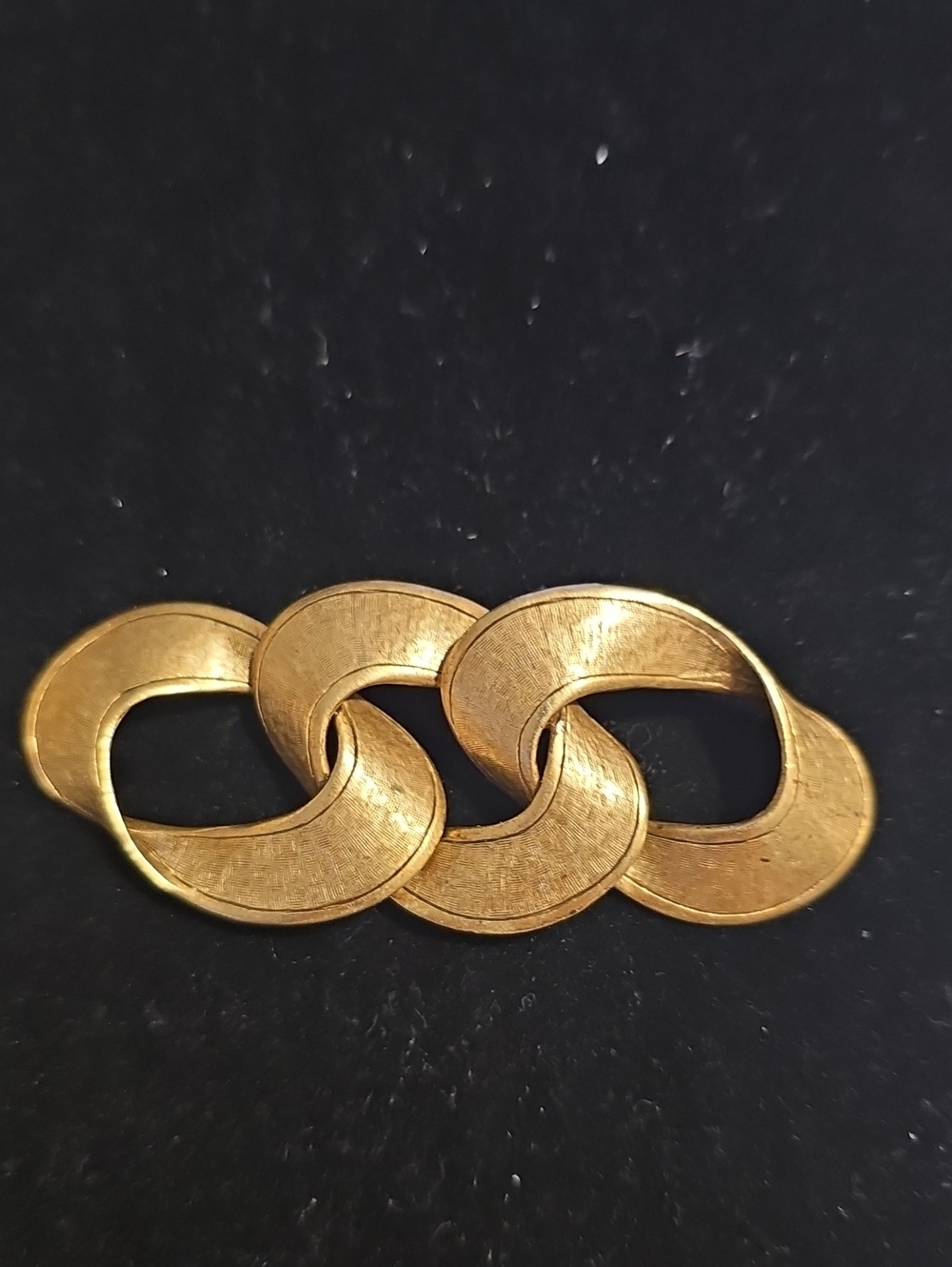 Gold Tone Linked Chain Statement Brooch‎ - Women Accessories. Unsighned.